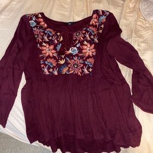 Cute shirt,size medium, brand is American eagle